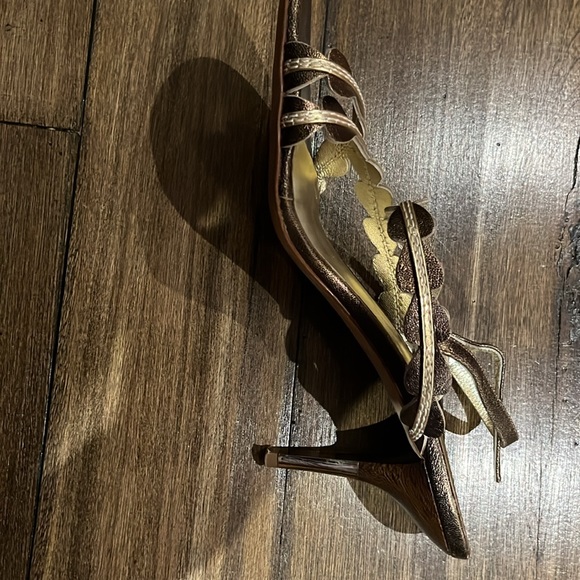 gorgeous claudia ciuiti sandals in gold and bronze - Picture 4 of 5